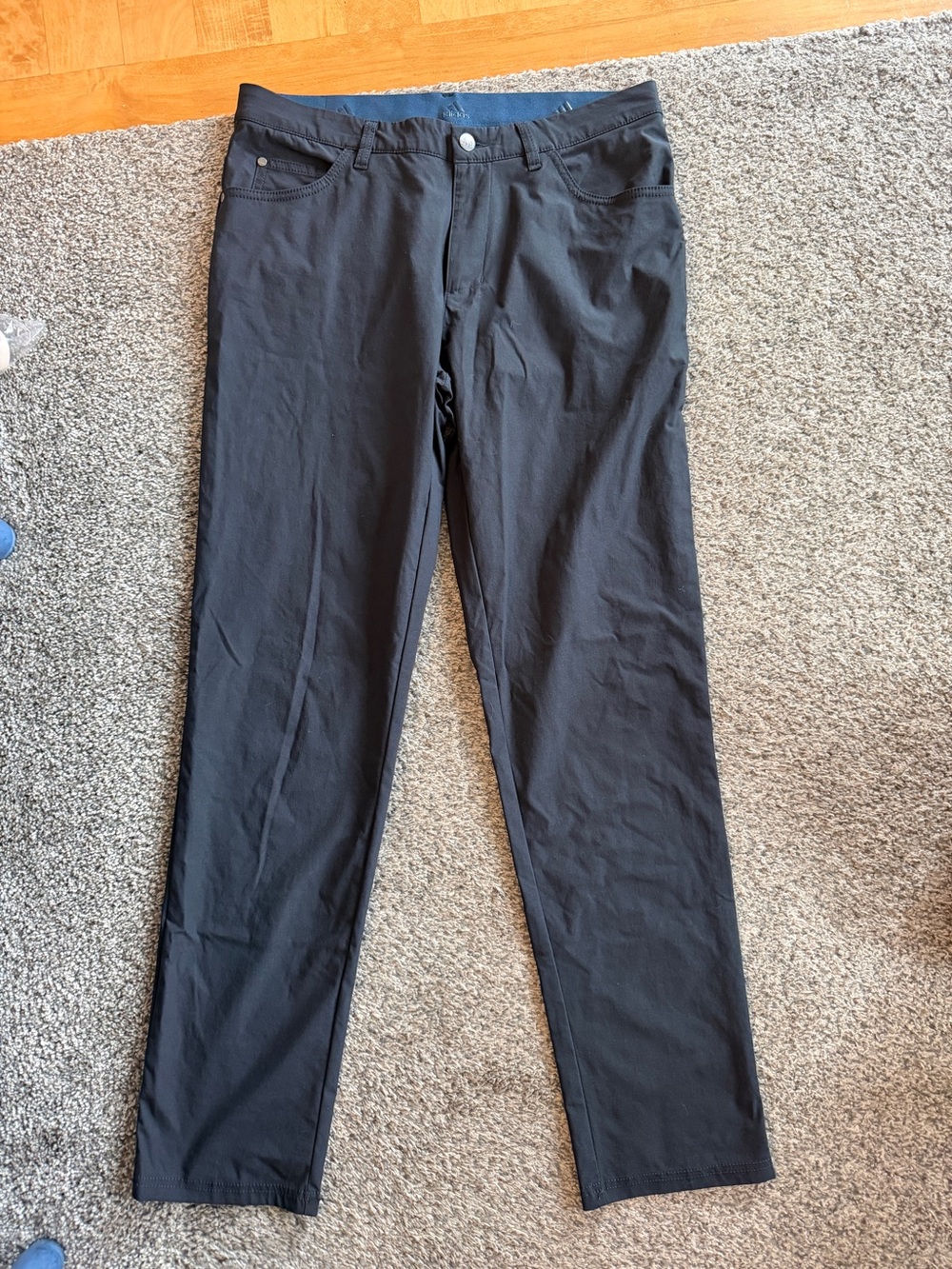 Men’s Adidas black 32x32 golf pants